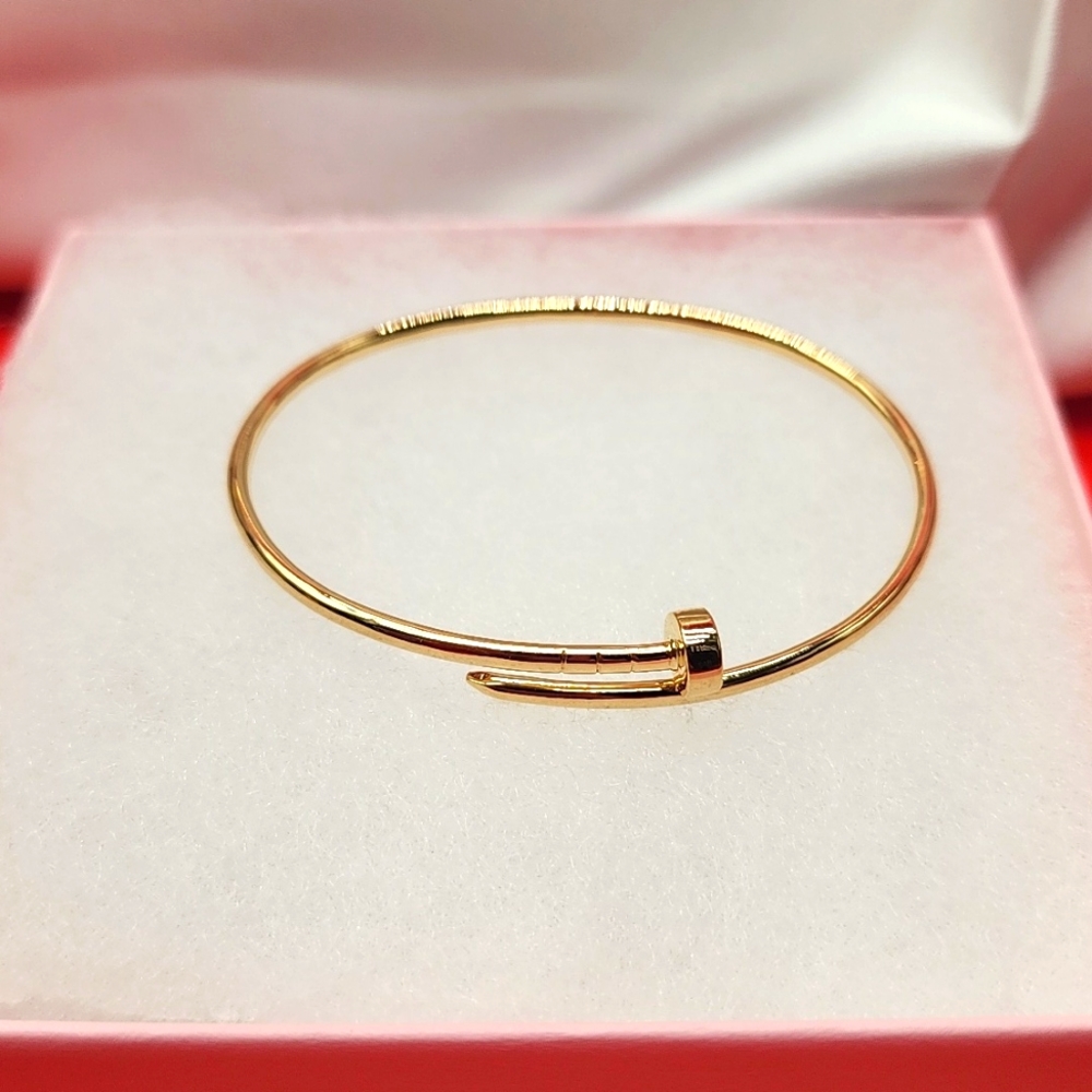 18K Yellow Gold Nail Bangle Bracelet 17cm Medium Au750 Lightweight Easy Wear NEW